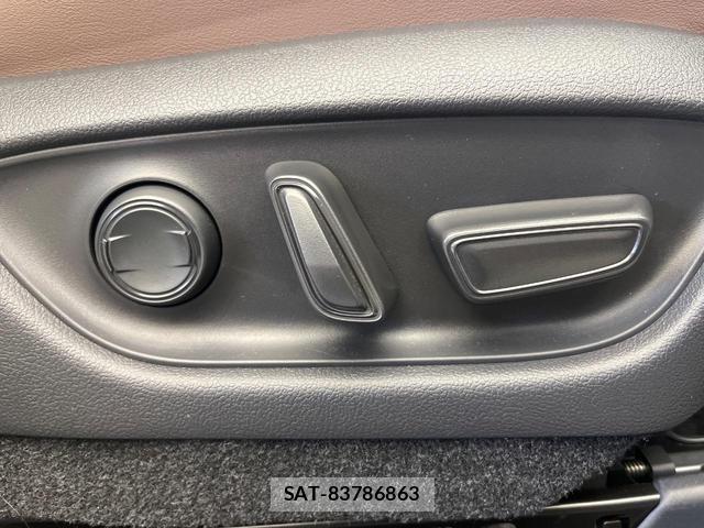 Lexus LBX 2025-09 8817521-5
