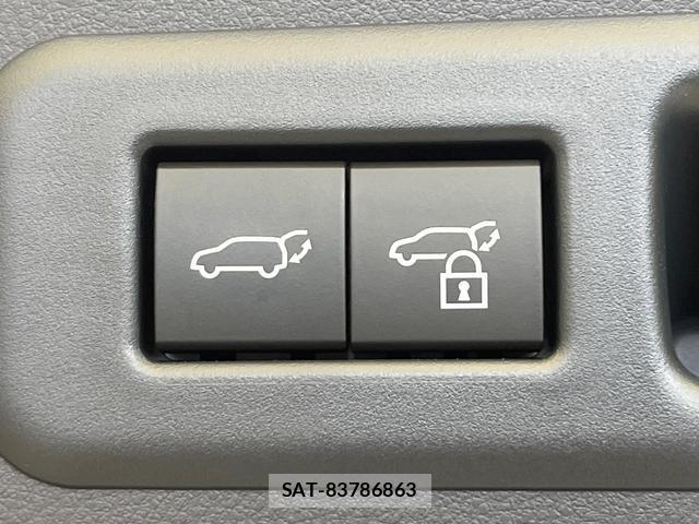 Lexus LBX 2025-09 8817521-6