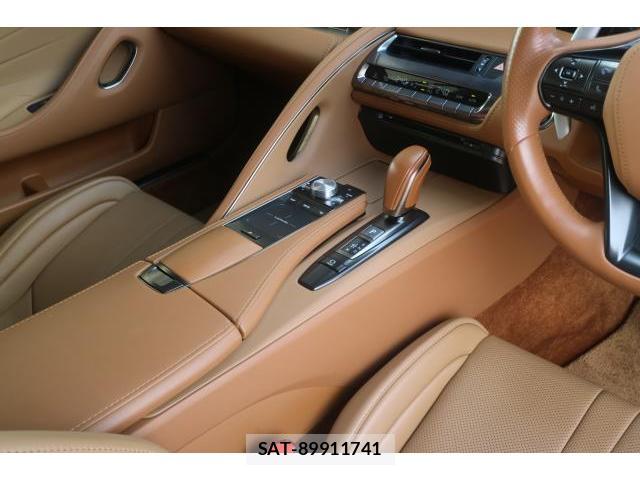 Lexus LC 2022-06 8812743-12
