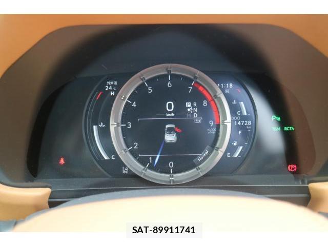 Lexus LC 2022-06 8812743-13