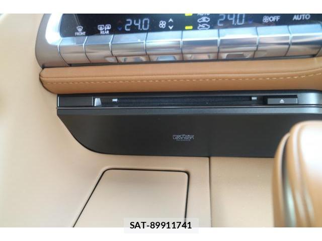 Lexus LC 2022-06 8812743-17