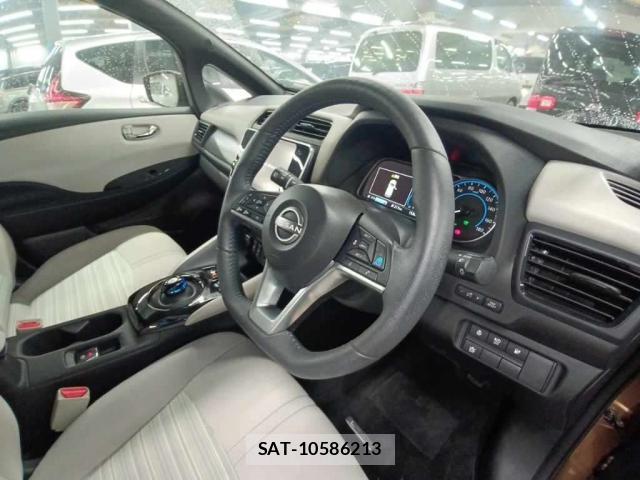Nissan LEAF 2022-07 8813029-2