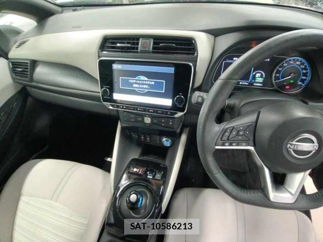 Nissan LEAF 2022-07 8813029-3