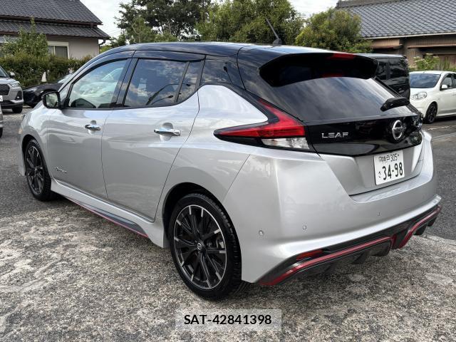 Nissan LEAF 2018-11 8814263-1