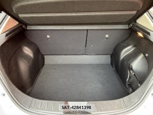Nissan LEAF 2018-11 8814263-19