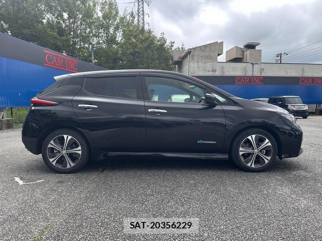 Nissan LEAF 2018-11 8814525-4