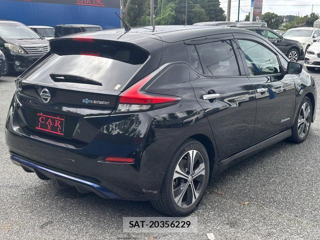 Nissan LEAF 2018-11 8814525-5