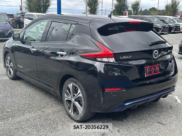 Nissan LEAF 2018-11 8814525-7