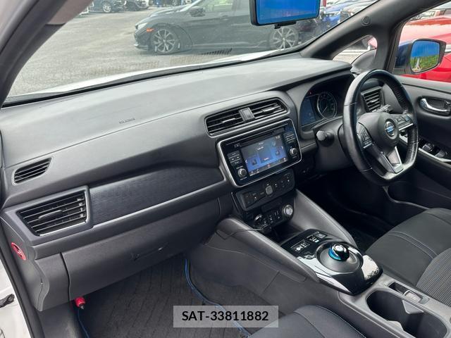 Nissan LEAF 2017-11 8814528-11