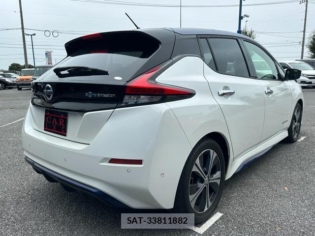 Nissan LEAF 2017-11 8814528-5