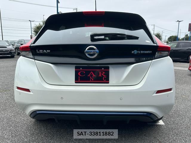 Nissan LEAF 2017-11 8814528-6