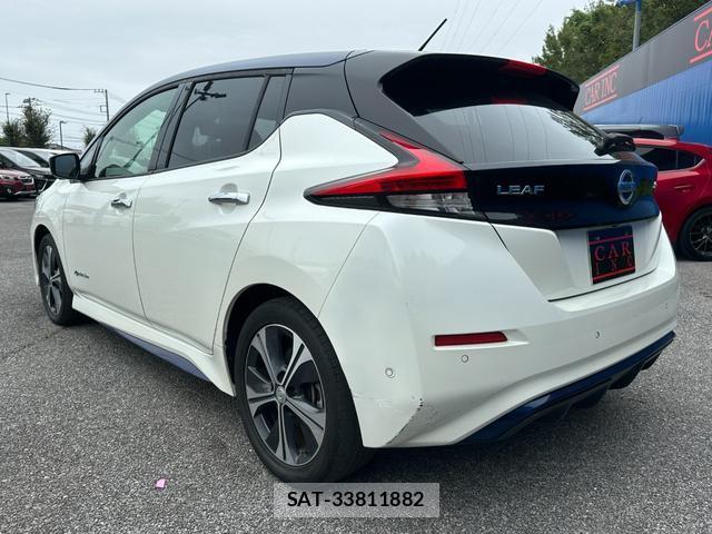 Nissan LEAF 2017-11 8814528-7