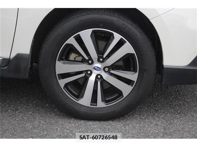 Subaru OUTBACK 2017-10 8815664-11