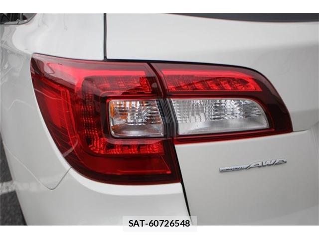 Subaru OUTBACK 2017-10 8815664-14