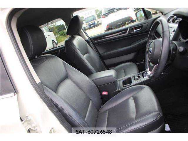 Subaru OUTBACK 2017-10 8815664-17