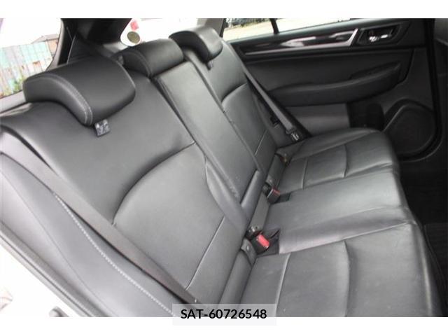 Subaru OUTBACK 2017-10 8815664-18