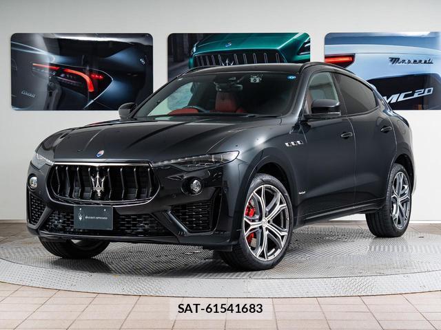 Maserati LEVANTE 2021-06 8815054-0
