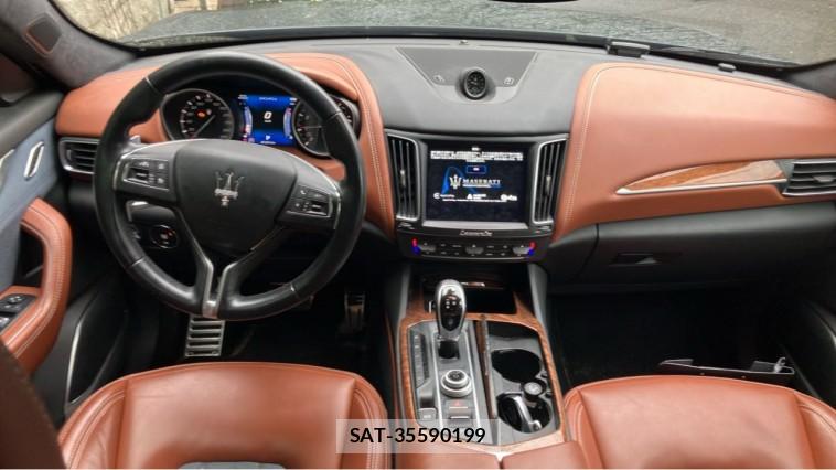 Maserati LEVANTE 2017-06 8815535-2