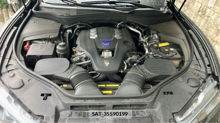 Maserati LEVANTE 2017-06 8815535-7