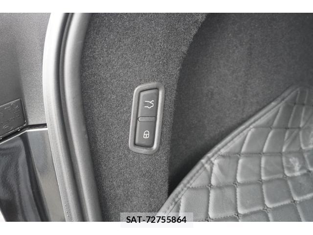Maserati LEVANTE 2021-12 8817889-15