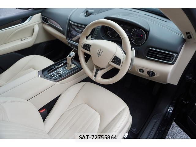 Maserati LEVANTE 2021-12 8817889-17