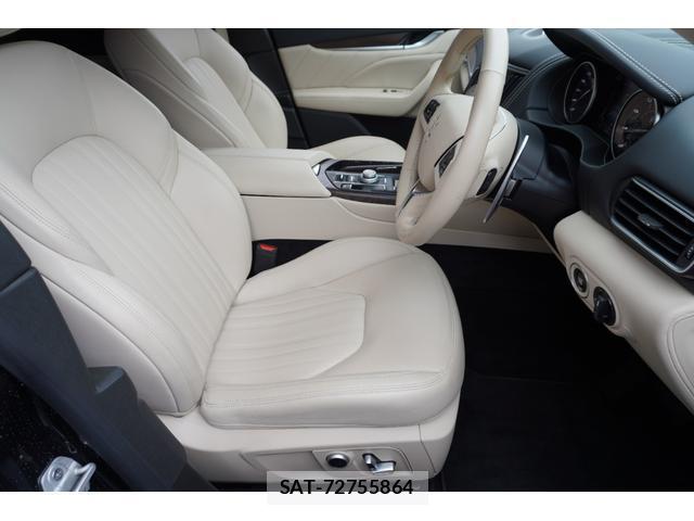 Maserati LEVANTE 2021-12 8817889-18