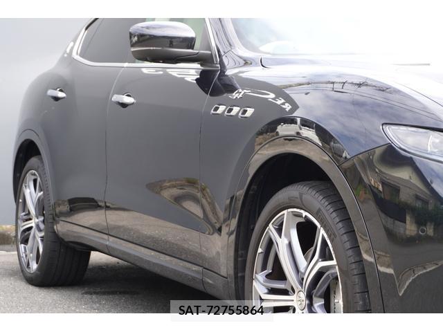 Maserati LEVANTE 2021-12 8817889-6