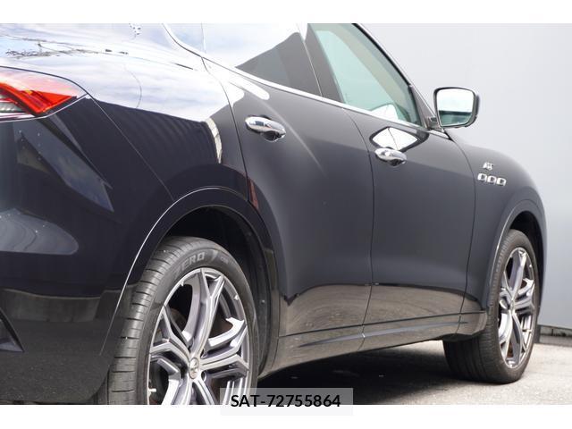 Maserati LEVANTE 2021-12 8817889-9