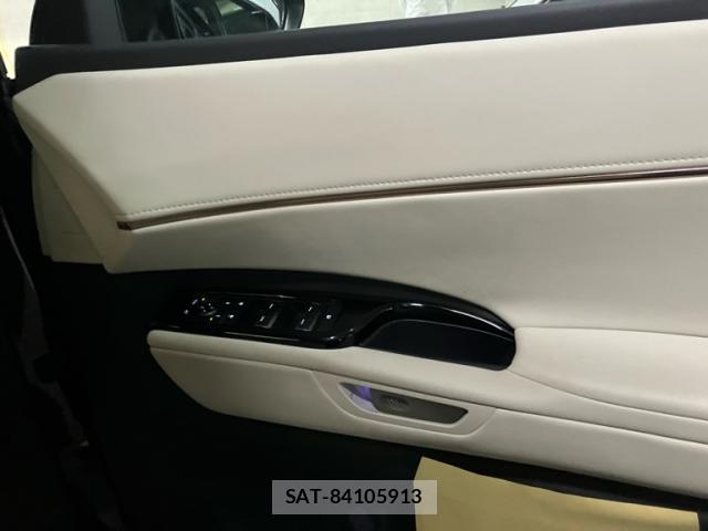 Lexus LM 2024-05 8813248-18
