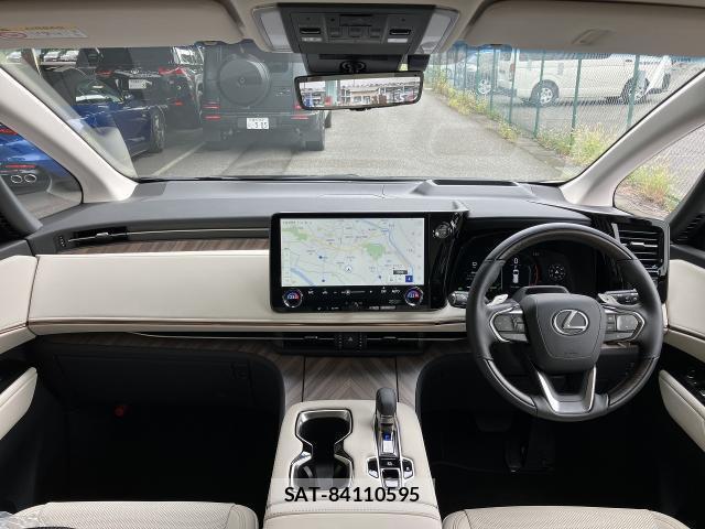 Lexus LM 2025-07 8813945-2