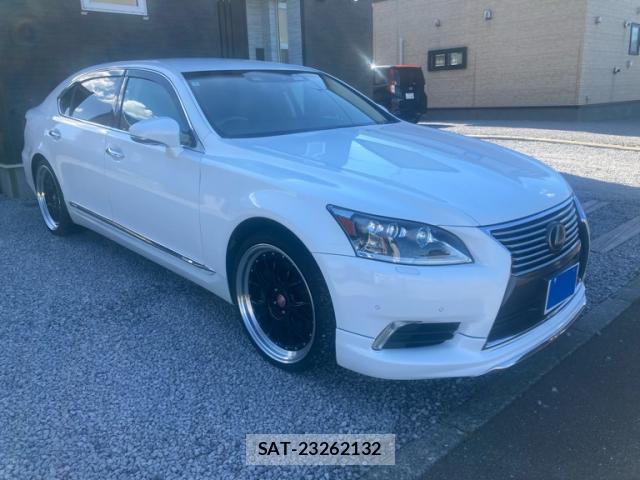 Lexus LS 2012-11 8812112-1