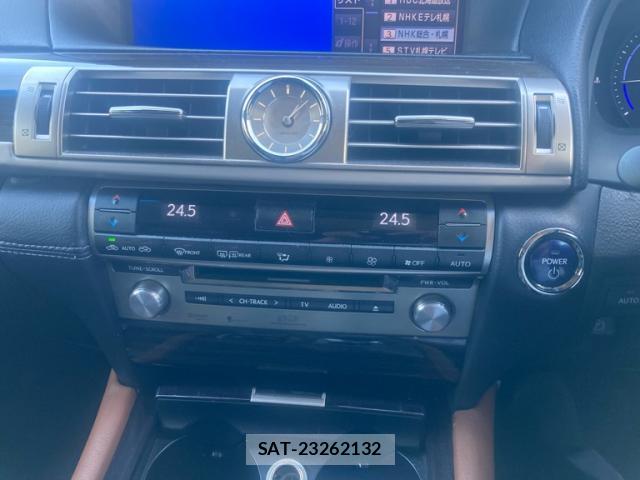Lexus LS 2012-11 8812112-17