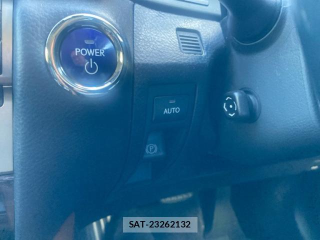 Lexus LS 2012-11 8812112-19