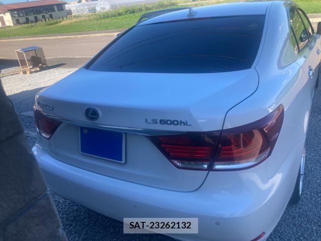 Lexus LS 2012-11 8812112-2