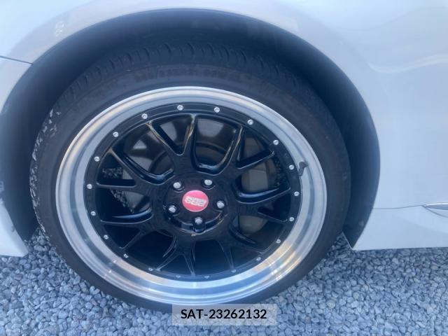 Lexus LS 2012-11 8812112-5