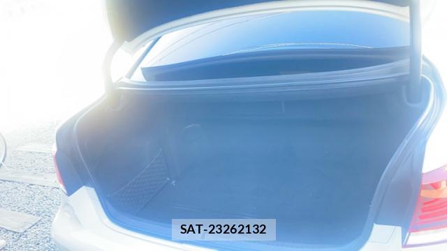 Lexus LS 2012-11 8812112-9