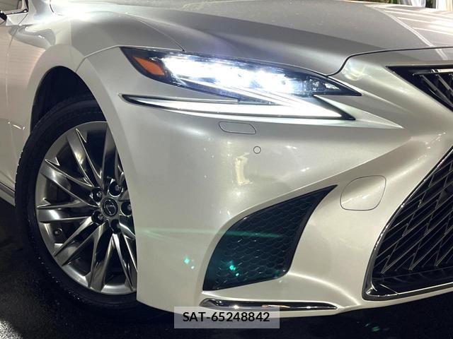 Lexus LS 2018-01 8812229-11