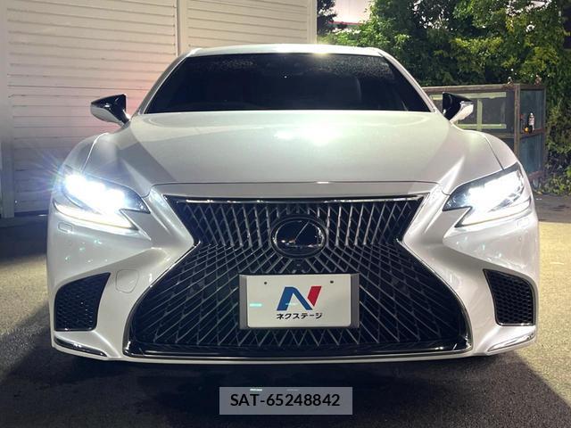 Lexus LS 2018-01 8812229-13