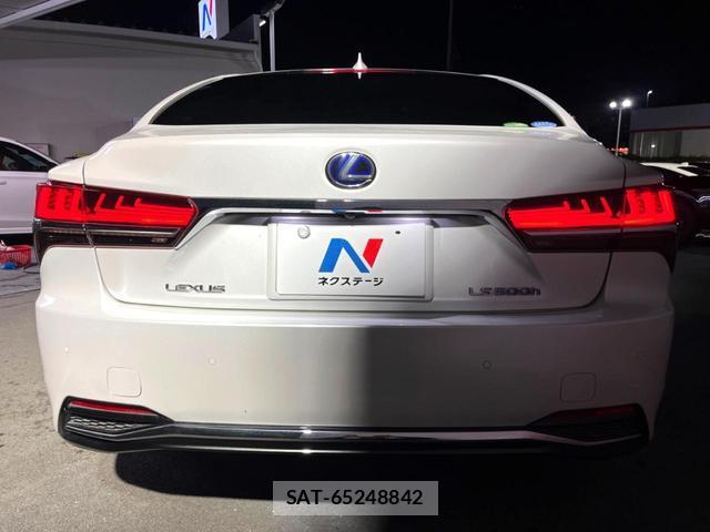 Lexus LS 2018-01 8812229-14