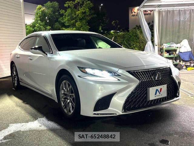 Lexus LS 2018-01 8812229-15