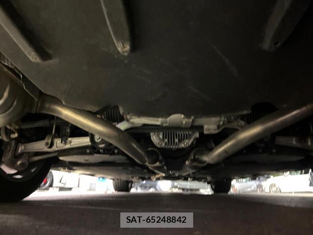Lexus LS 2018-01 8812229-18