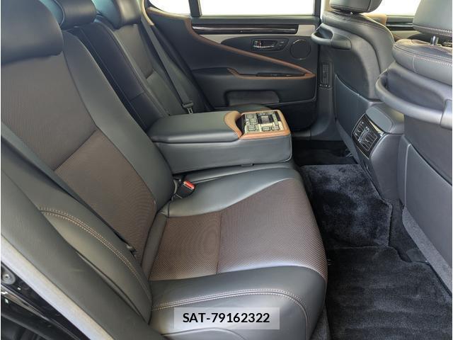 Lexus LS 2015-07 8812454-14