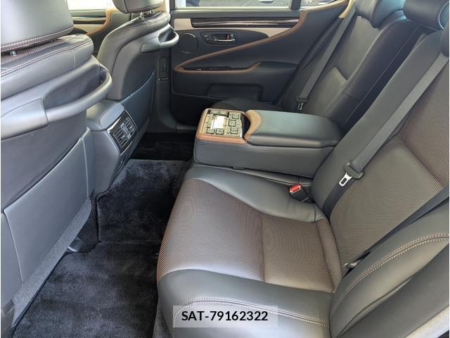 Lexus LS 2015-07 8812454-15