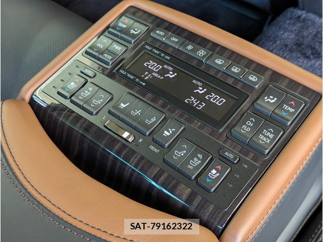 Lexus LS 2015-07 8812454-17