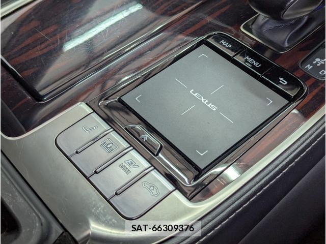 Lexus LS 2017-11 8812456-11