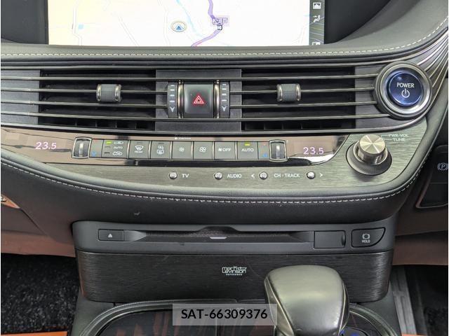 Lexus LS 2017-11 8812456-3