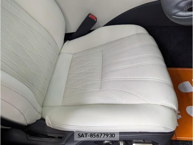 Lexus LS 2021-05 8812457-15