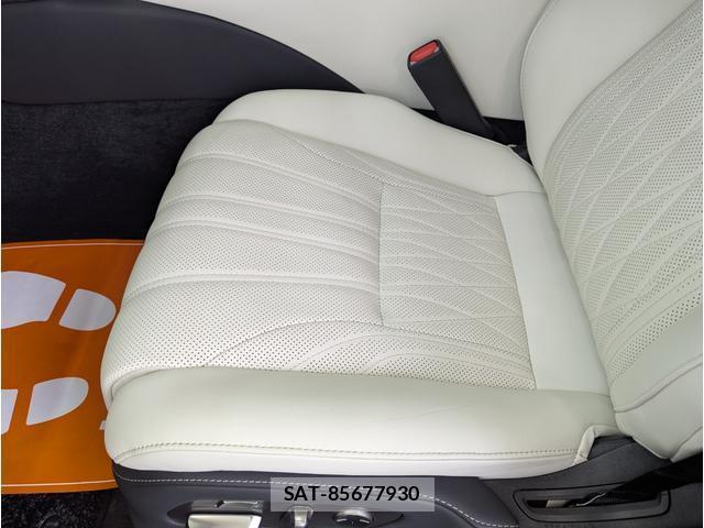 Lexus LS 2021-05 8812457-17