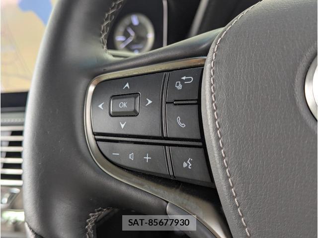 Lexus LS 2021-05 8812457-6