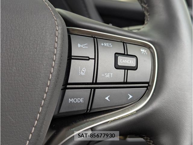 Lexus LS 2021-05 8812457-7